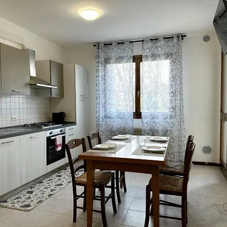 公寓 A Due Passi Da Conegliano *