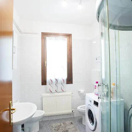 Apartment Parisi San Vendemiano - A Due Passi Da Conegliano