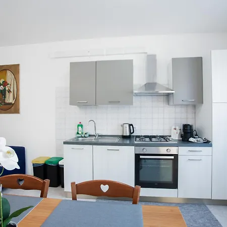 Apartment Parisi San Vendemiano - A Due Passi Da Conegliano *